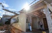 Aquí era mi casa y no sobró nada, dicen víctimas de tornado que devastó ciudad de Brasil