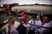 Presidente encabeza caravana de 900 cisternas que transportan gasolina y Diesel
