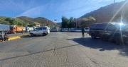 Transporte libre de Cochabamba bloquea el túnel de El Abra denunciando invasión de rutas de Sacaba