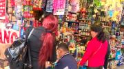 Bajan precios de productos de limpieza importados en el mercado Garcilazo de La Paz