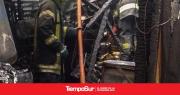 Incendio destruyó un depósito de madera en la Calle 15