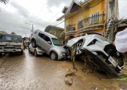 Dos muertos y más de un millón de evacuados en Filipinas por supertifón Fung-wong