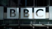 Gobierno británico defiende a la BBC ante amenaza por demanda de Trump