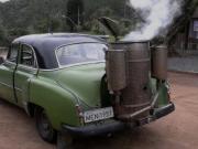 El increíble auto propulsado por leña que anda circulando desde 1977
