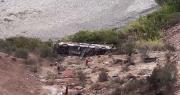 Siniestro fatal en Perú: al menos 37 muertos por la caída de un micro en un barranco