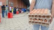 El precio de los alimentos cae en Tarija: el maple de huevo baja de 38 a 20 bolivianos