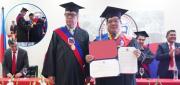 UNIVERSIDAD DE TARIJA ENTREGA TÍTULO DOCTOR HONORIS CAUSA AL FISCAL GENERAL ROGER MARIACA
