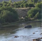 Quiso cruzar el río Curi Leuvú y quedó varado en Chos Malal: conducía alcoholizado y se negó a practicarse el test