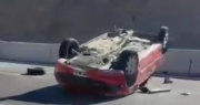 Tremendo vuelco en la Ruta del Sol: en video, así quedó un auto