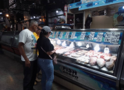 Filet de merluza a $9/Bs.2.097 en el muelle pesquero