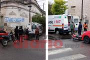 En pleno Centro, fuerte choque de auto y moto deja a madre e hija lesionadas
