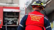 Bomberos salvan a sexagenario de caer al vacío en El Valle: conozca los detalles