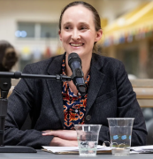 Estados Unidos: Katie Wilson quien se denomina como socialista gana la contienda por la alcaldia de Seattle