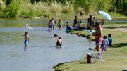 En 14 fotos: el calor agobiante empujó a los neuquinos a los balnearios