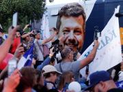 Noticias falsas y encuestas bajo la mesa: la campaña para las elecciones en Chile se disputa en las redes sociales