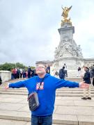 Artista Pedro Bkn está generando nuevas ilustraciones de su viaje al Viejo Mundo