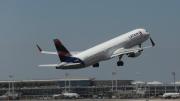 Por huelga de pilotos: Latam anuncia nuevas cancelaciones en vuelos de la próxima semana