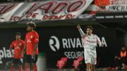 Argentinos Juniors dio el golpe y venció 2-1 a Estudiantes en La Plata