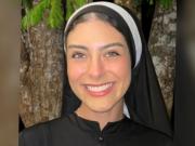 ¿Quién es la Hermana Eva? La modelo que dejó las pasarelas para ser “esposa de Jesús”