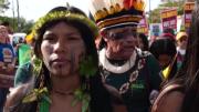 Manifestantes indígenas en Belém exigen que las políticas de la COP30 atiendan sus demandas