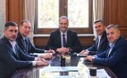Los gobernadores Zdero y Weretilneck se reunieron con Adorni y Santilli en la Rosada