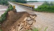 Colapsa la rampa de acceso al puente de Colpa Bélgica tras la crecida del río Piraí