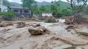 Inundaciones causan daños en 2 regiones, hay 6 desaparecidos