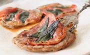 Se prepara en 6 pasos: la receta de la Saltimbocca alla romana de Paulina Cocina