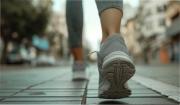 Más allá de la caminata: el ejercicio que Harvard recomienda como esencial después de los 60
