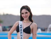 Stephany Abasali conquista con su desfile en traje de baño