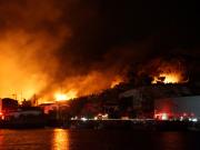 Incendio masivo en Japón: decenas de evacuados y 170 viviendas en llamas