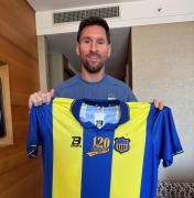 La foto histórica que sacude a la ciudad: Messi con la camiseta de Everton para la nueva cancha del Decano