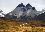 Sobrevivientes de tragedia en Torres del Paine denuncian “obstrucción” de Conaf y falta de apoyo para evacuación