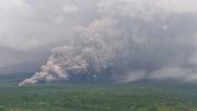 Indonesia elevó la alerta máxima por erupciones del volcán Monte Semeru