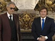 Milei condecoró a Andrea Bocelli con la Orden de Mayo en la Casa Rosada
