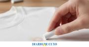 El truco infalible para disimular cualquier mancha en prendas blancas