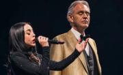 Nicki Nicole cantó Vivo per lei junto a Andrea Bocelli y emocionó a todos