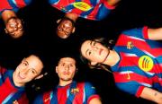 El Barça lanza su cuarta equipación, un homenaje al Clásico de hace 20 años en el Bernabéu