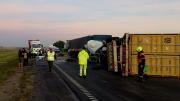 Impresionante choque y vuelco de camiones en Ruta 9 dejó al menos un herido