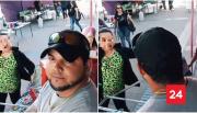 VIDEO: Mujer agredió violentamente a venezolano que vendía en la calle