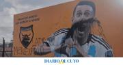 Vandalizaron un mural de Ángel Di María en la entrada del club rosarino en el que empezó a jugar al fútbol