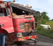 Terrible colisión entre un camión y dos autobuses en Bolívar