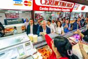 “¡Que se vaya!”: José Antonio Kast, visita no grata para los comerciantes del Mercado Franklin