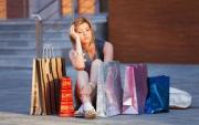 Compras para calmar el estrés: alertan que cada vez más jóvenes usan el consumo como escape emocional