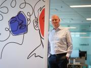 La IA ya empezó a cambiar el trabajo: qué tareas reemplaza y qué empleos vienen, según un experto mundial