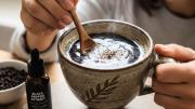 Mezclar café con pimienta negra: por qué recomiendan hacerlo y para qué sirve