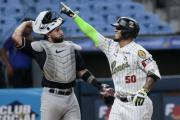 LVBP: Lenyn Sosa castiga a los Tigres con un Grand Slam en Maracay