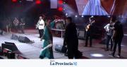 Artistas locales y figuras nacionales deslumbran a puro ritmo en el escenario principal