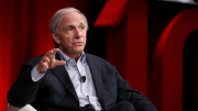 Ray Dalio alerta sobre los riesgos del bitcoin y duda de su futuro como “oro digital”