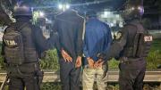 Aprehenden a dos sospechosos acusados de cometer un arrebato en la madrugada
